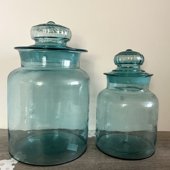 Vintage Light Teal Space Age Takahashi Apothecary Glass Jar Set of 6 Daisy Lids - Picture 10 of 12